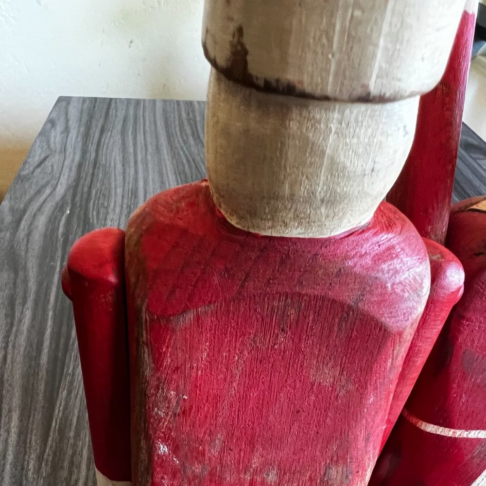 Wolf Creek  Folk Art Santa & Mrs Claus Figure Hand Carved & Painted Wood - Picture 5 of 15